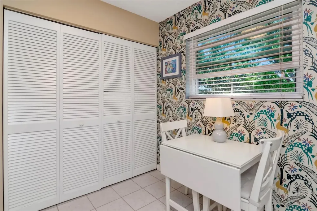 484 Santa Cruz Place NE St Petersburg FL 33703