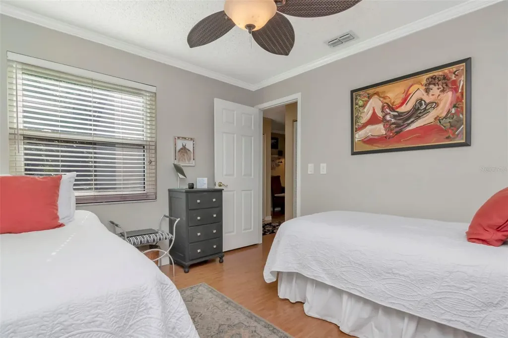 484 Santa Cruz Place NE St Petersburg FL 33703