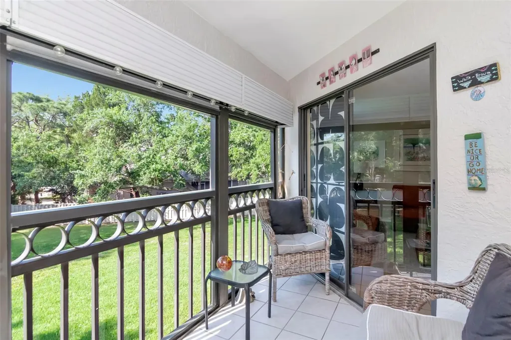 484 Santa Cruz Place NE St Petersburg FL 33703