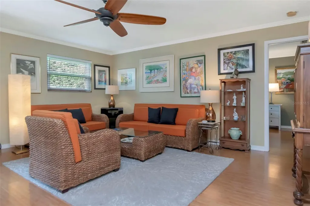 484 Santa Cruz Place NE St Petersburg FL 33703