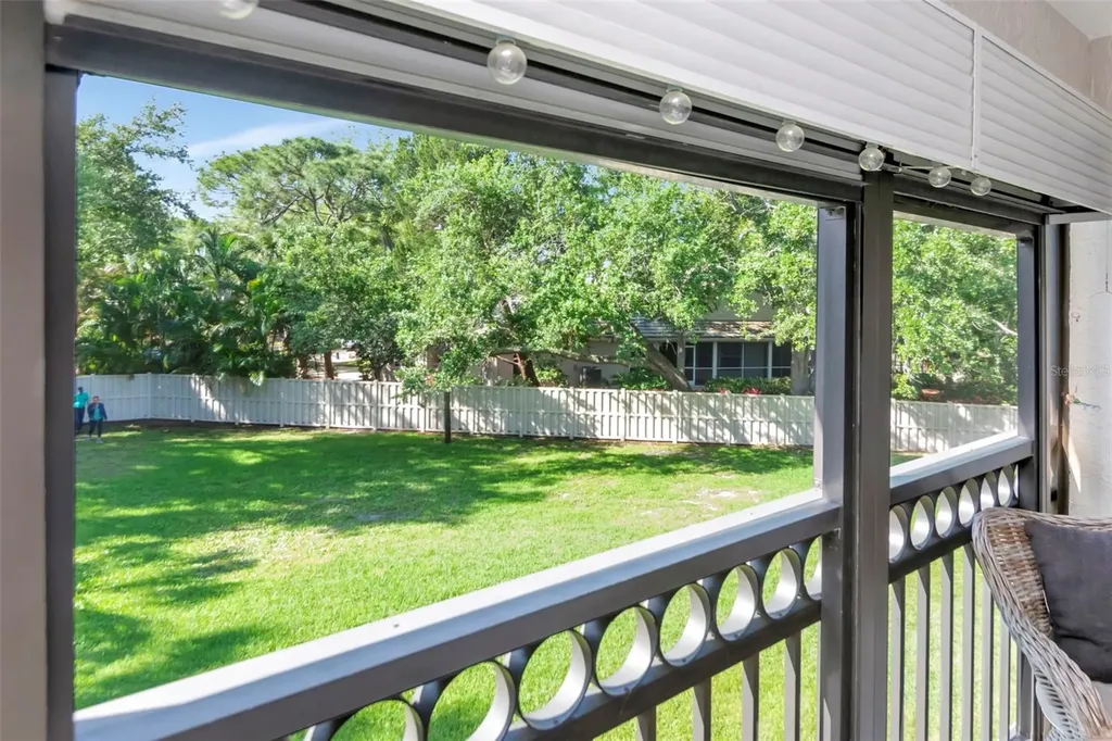 484 Santa Cruz Place NE St Petersburg FL 33703