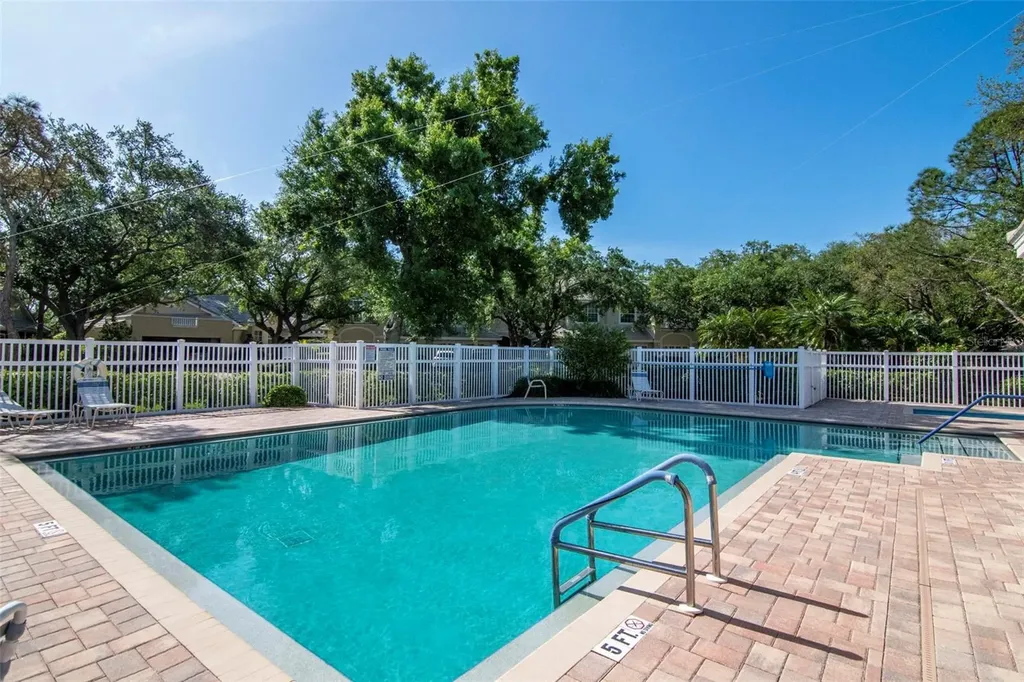 484 Santa Cruz Place NE St Petersburg FL 33703