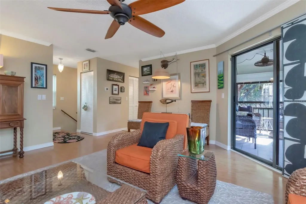 484 Santa Cruz Place NE St Petersburg FL 33703