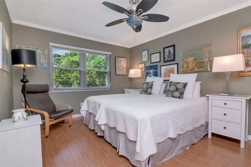 484 Santa Cruz Place NE St Petersburg FL 33703