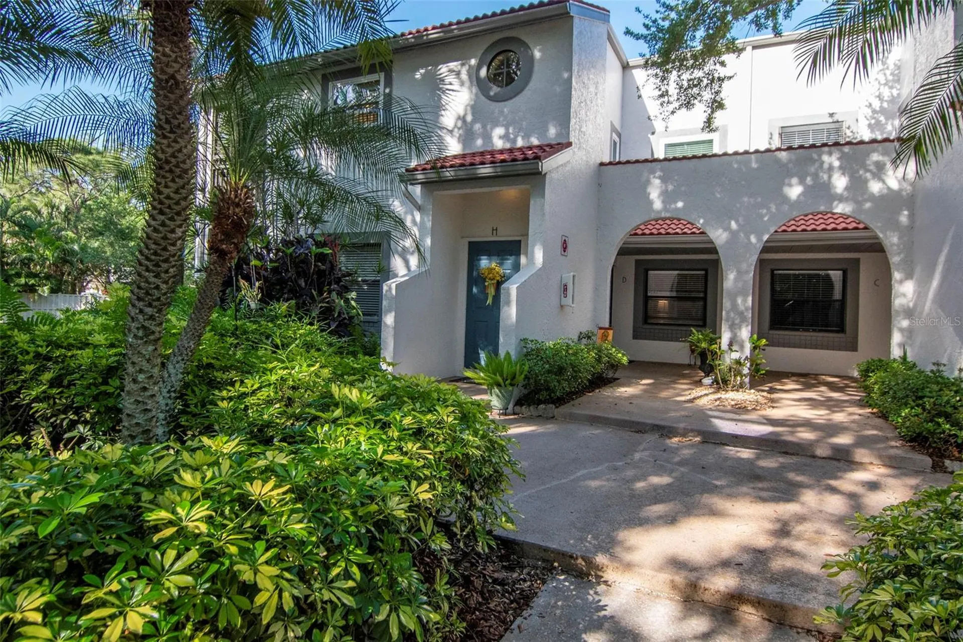 484 Santa Cruz Place NE St Petersburg FL 33703