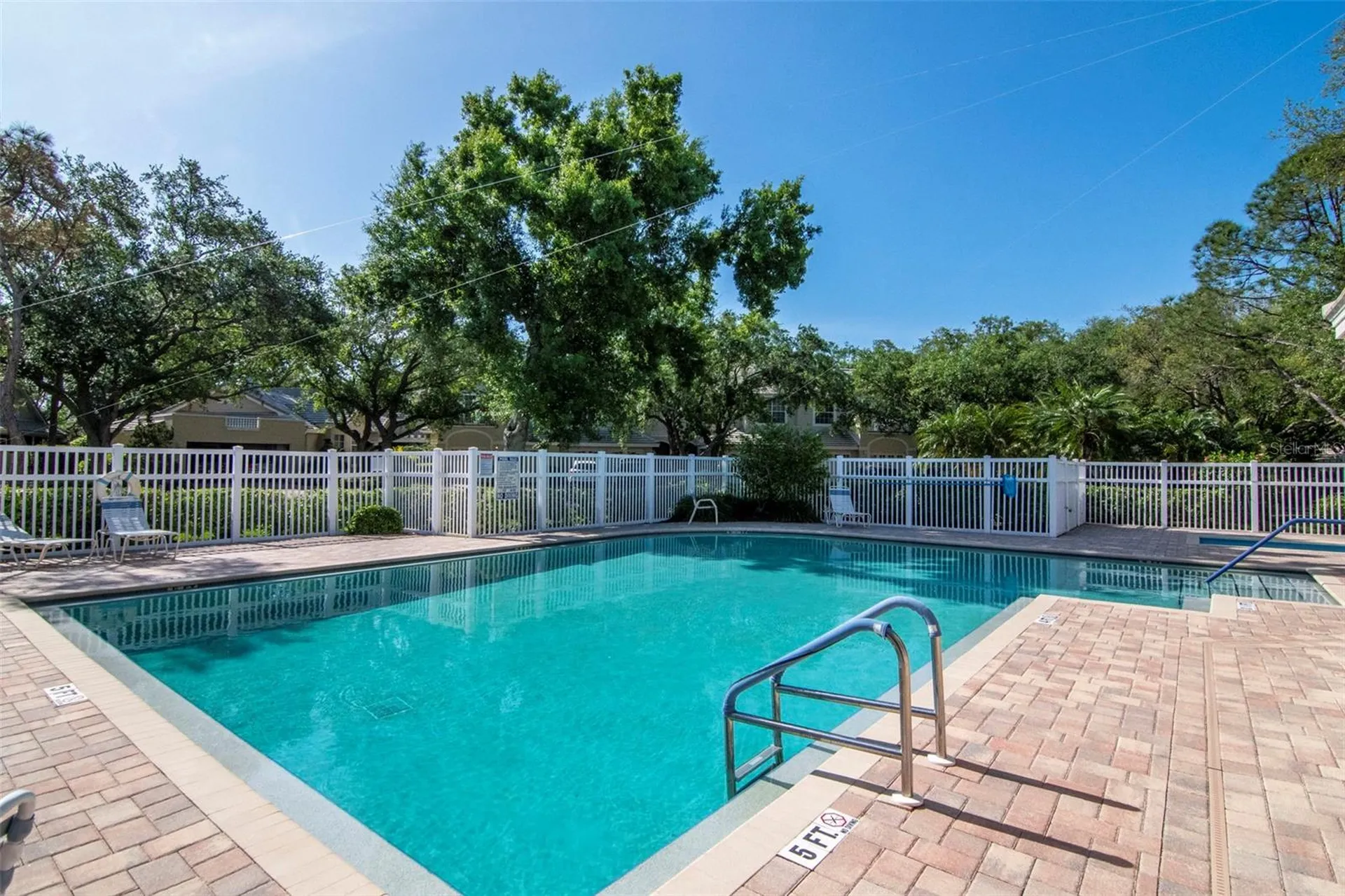 484 Santa Cruz Place NE St Petersburg FL 33703