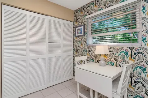 484 Santa Cruz Place NE St Petersburg FL 33703