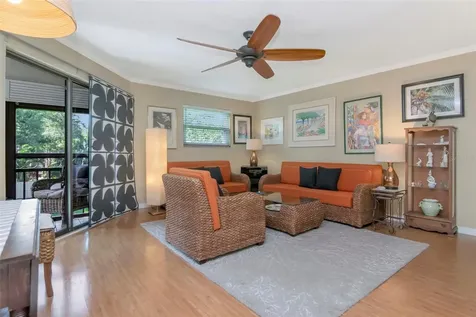 484 Santa Cruz Place NE St Petersburg FL 33703