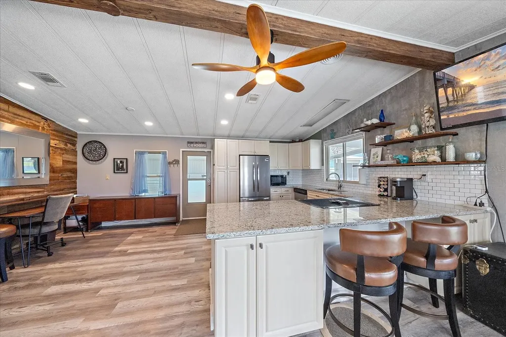 137 Lakeview Drive Palmetto FL 34221