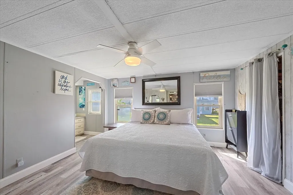 137 Lakeview Drive Palmetto FL 34221