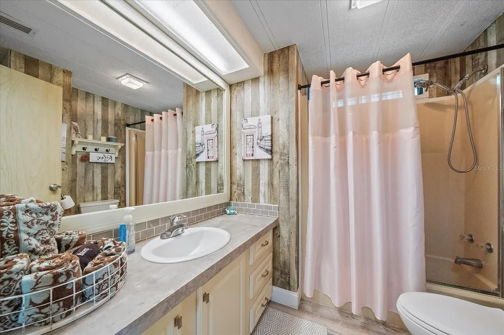 137 Lakeview Drive Palmetto FL 34221