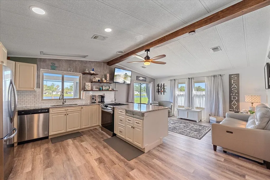 137 Lakeview Drive Palmetto FL 34221