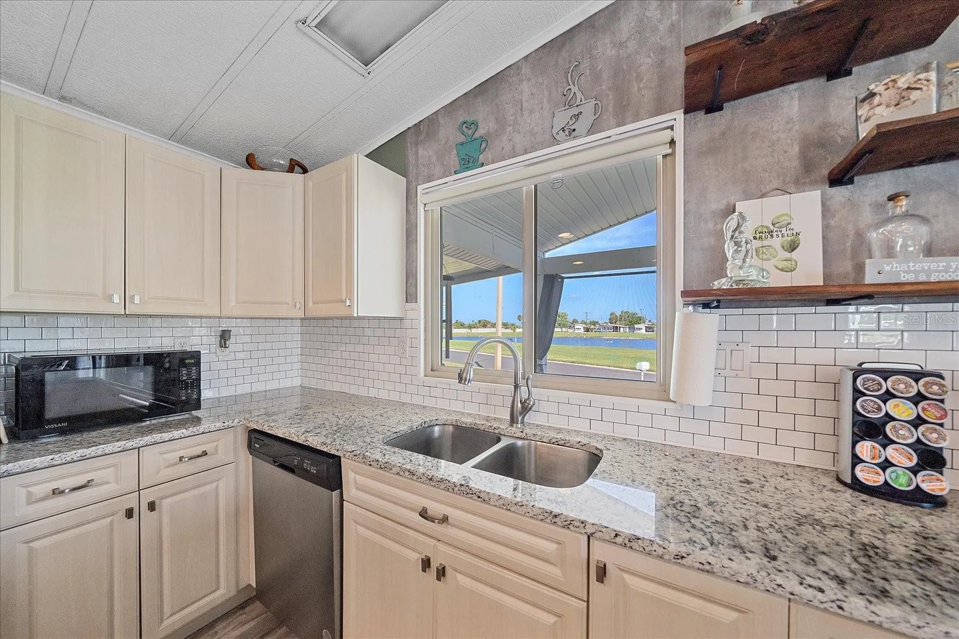 137 Lakeview Drive Palmetto FL 34221