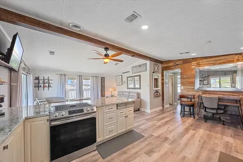 137 Lakeview Drive Palmetto FL 34221