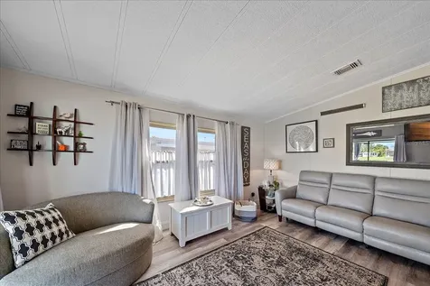 137 Lakeview Drive Palmetto FL 34221