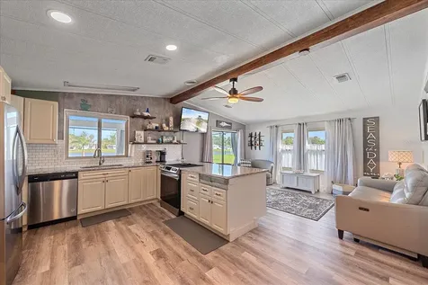 137 Lakeview Drive Palmetto FL 34221