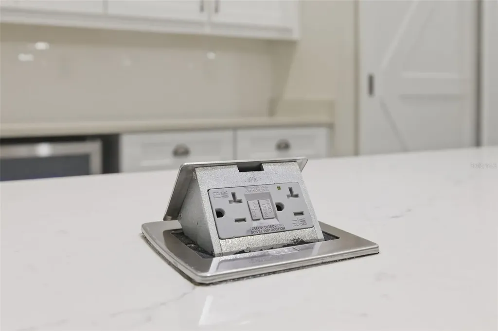 1225 Savona Drive NE St Petersburg FL 33702