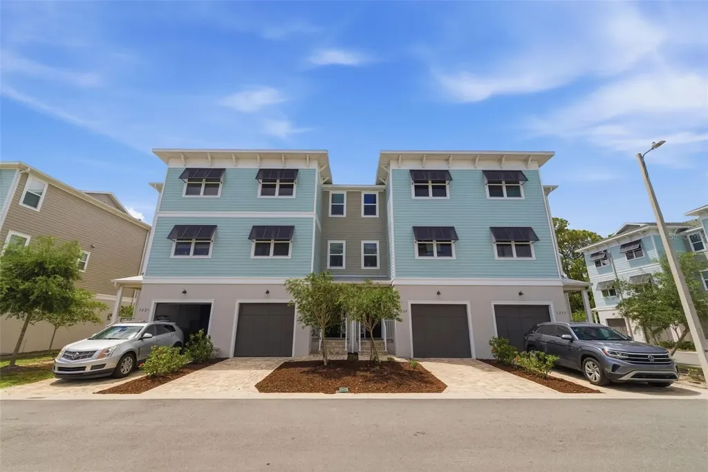 1225 Savona Drive NE St Petersburg FL 33702