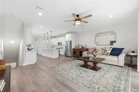 1225 Savona Drive NE St Petersburg FL 33702