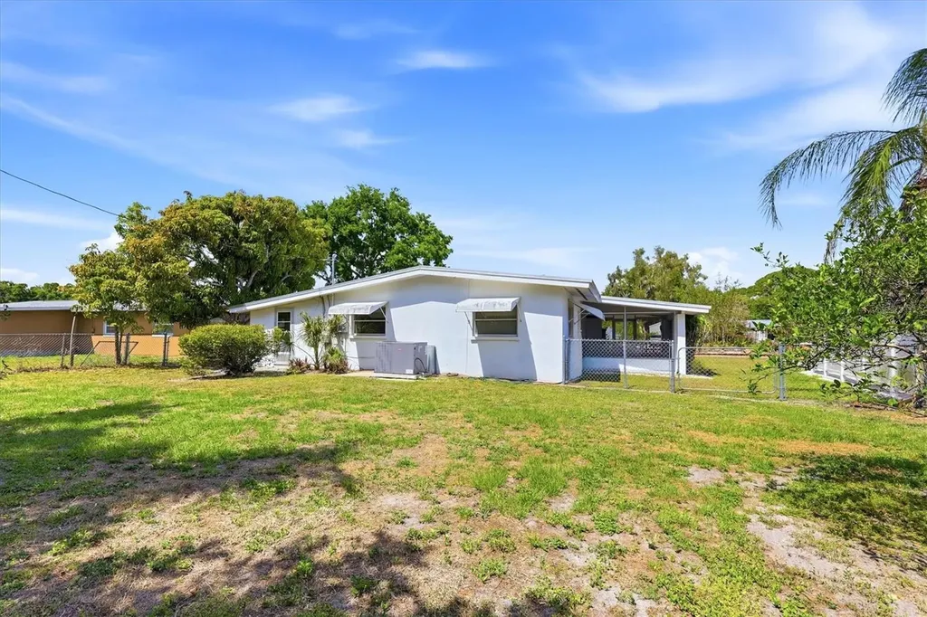 3876 Prudence Drive Sarasota FL 34235