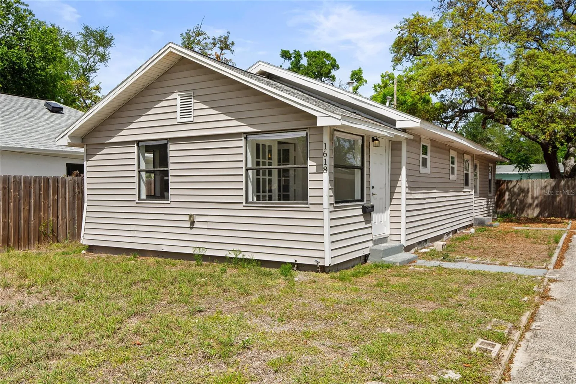 1618 43rd Street S St Petersburg FL 33711