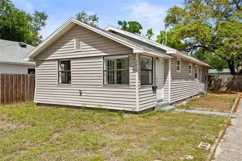 1618 43rd Street S St Petersburg FL 33711