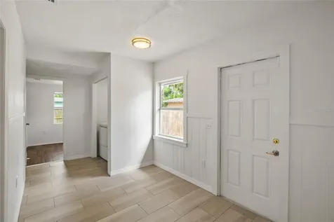 1618 43rd Street S St Petersburg FL 33711
