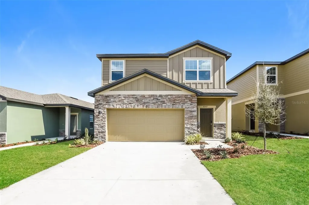 2042 Hemingway Circle Groveland FL 34736