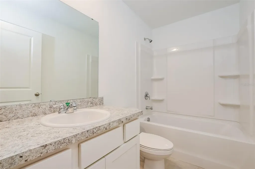2042 Hemingway Circle Groveland FL 34736