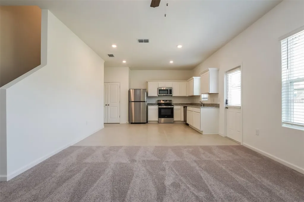 2042 Hemingway Circle Groveland FL 34736
