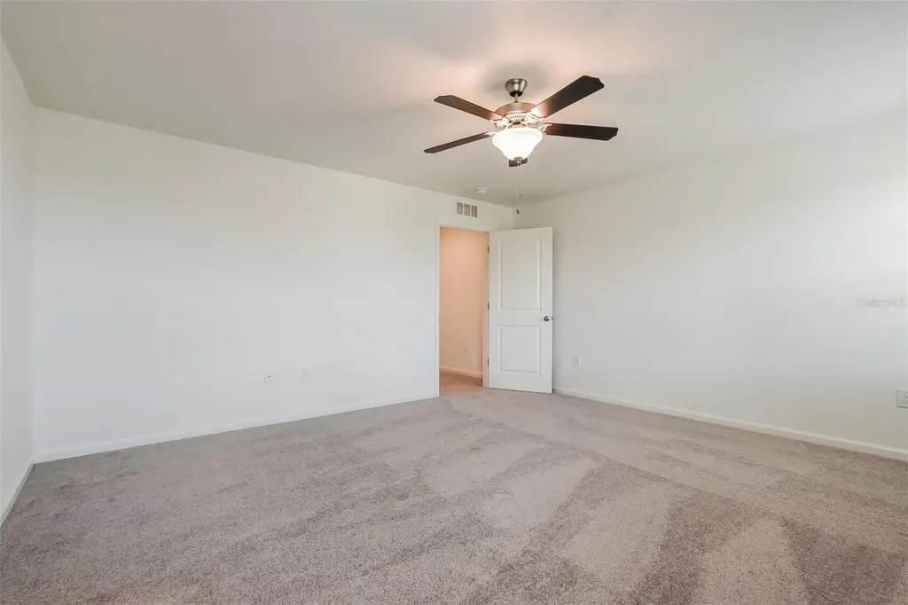 2042 Hemingway Circle Groveland FL 34736