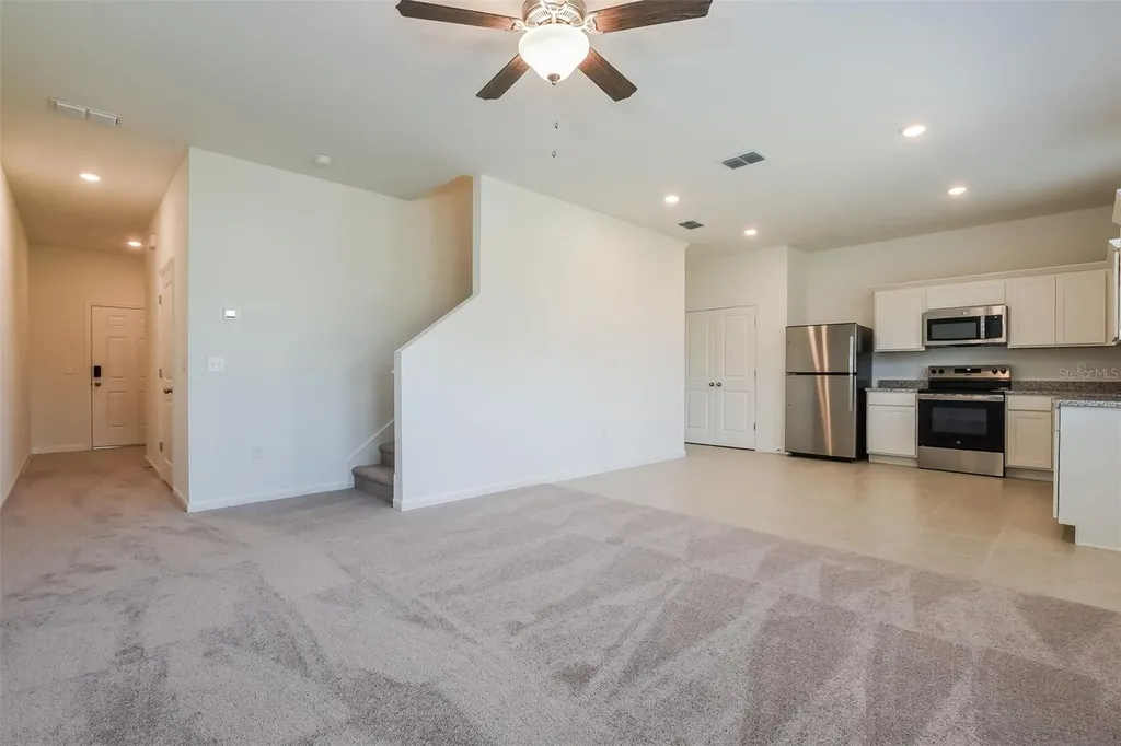 2042 Hemingway Circle Groveland FL 34736