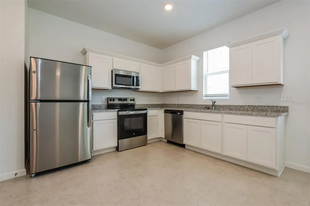 2042 Hemingway Circle Groveland FL 34736
