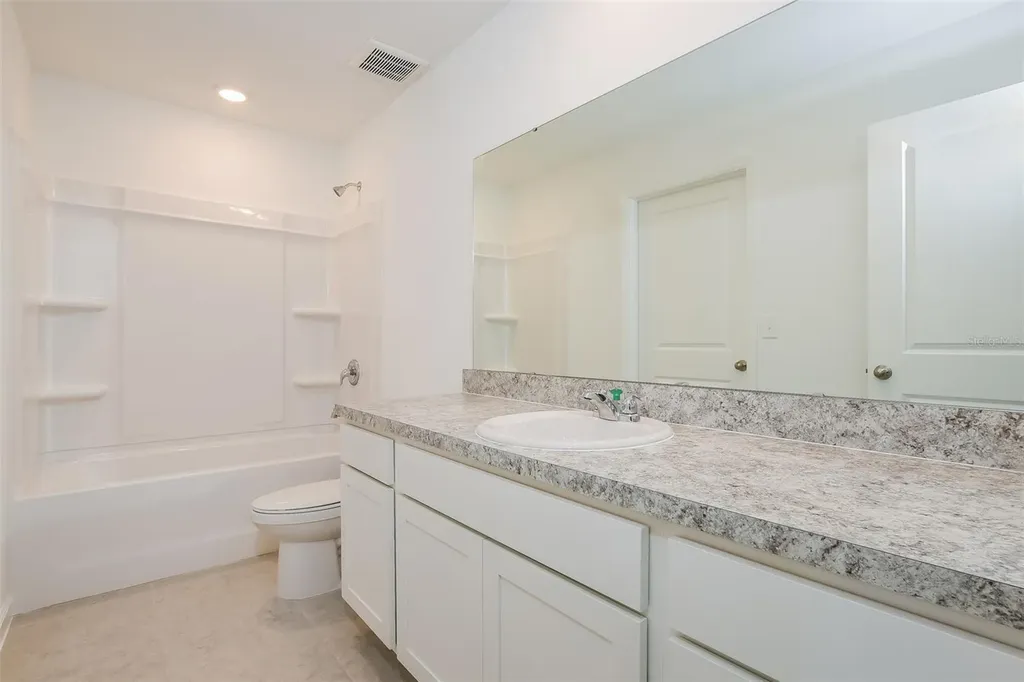 2042 Hemingway Circle Groveland FL 34736