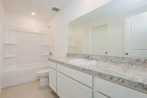 2042 Hemingway Circle Groveland FL 34736