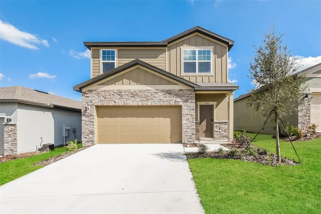 2084 Hemingway Circle Groveland FL 34736