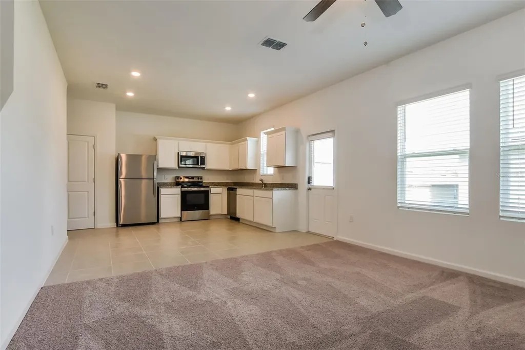 2084 Hemingway Circle Groveland FL 34736