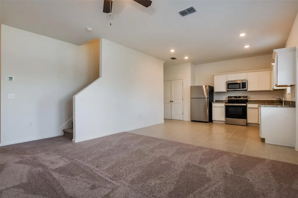 2084 Hemingway Circle Groveland FL 34736