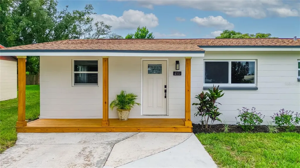 717 W Winifred Street Avon Park FL 33825