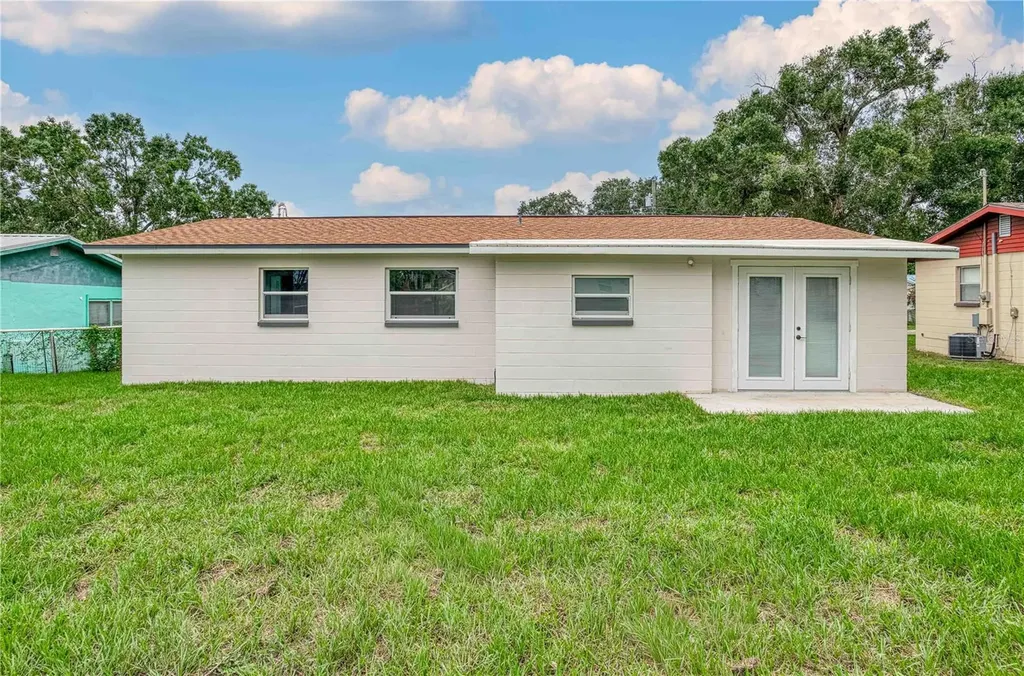 717 W Winifred Street Avon Park FL 33825