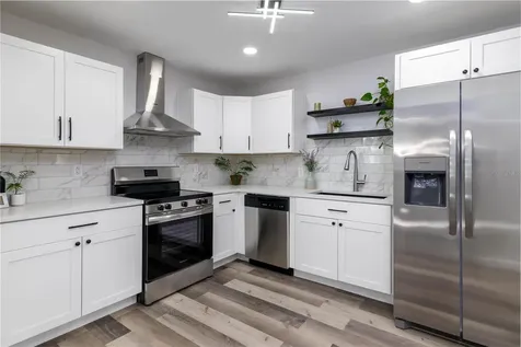 717 W Winifred Street Avon Park FL 33825