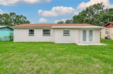 717 W Winifred Street Avon Park FL 33825