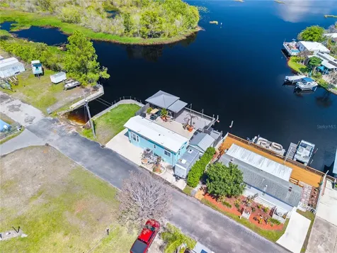 1315 Pine Island Drive N St Cloud FL 34771