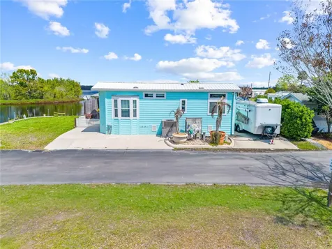 1315 Pine Island Drive N St Cloud FL 34771