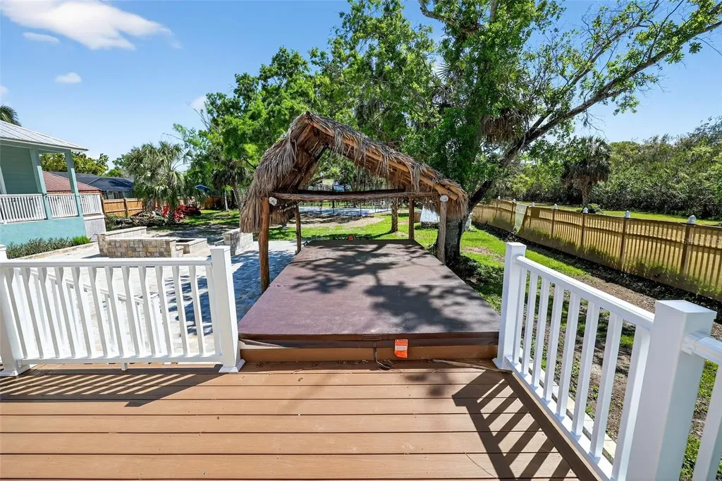 4433 Sweetwater Drive Tampa FL 33615