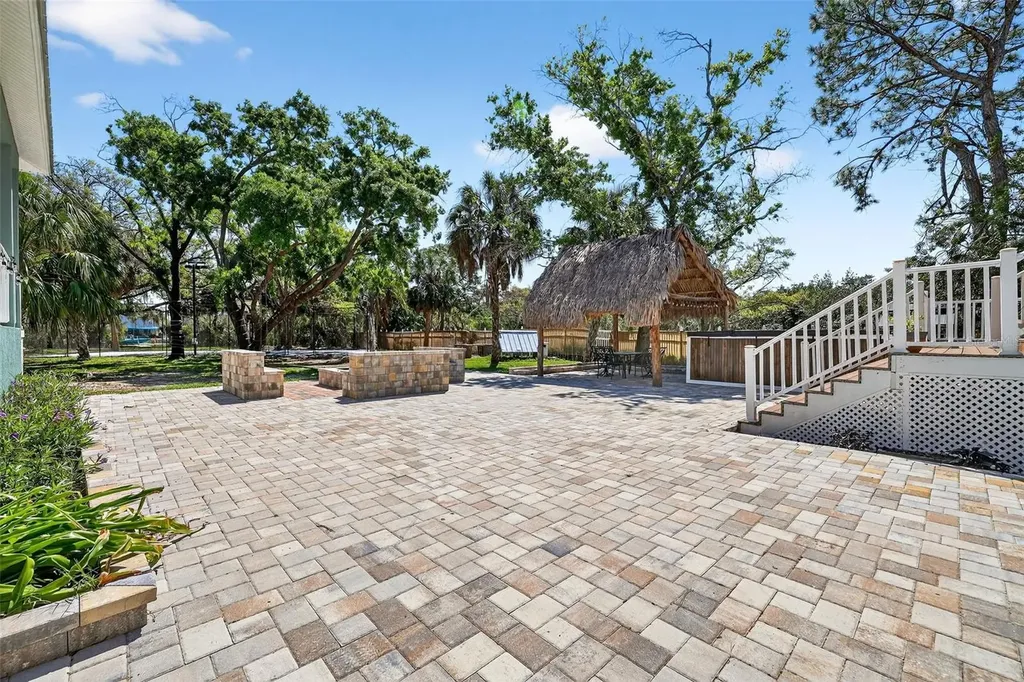 4433 Sweetwater Drive Tampa FL 33615