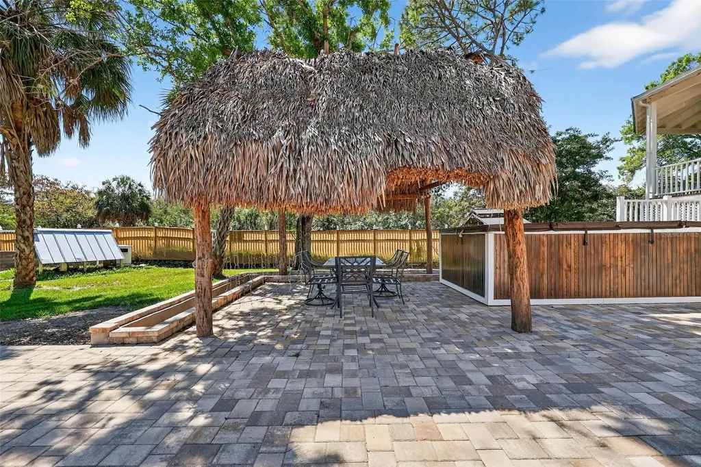 4433 Sweetwater Drive Tampa FL 33615