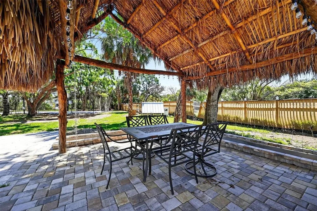 4433 Sweetwater Drive Tampa FL 33615