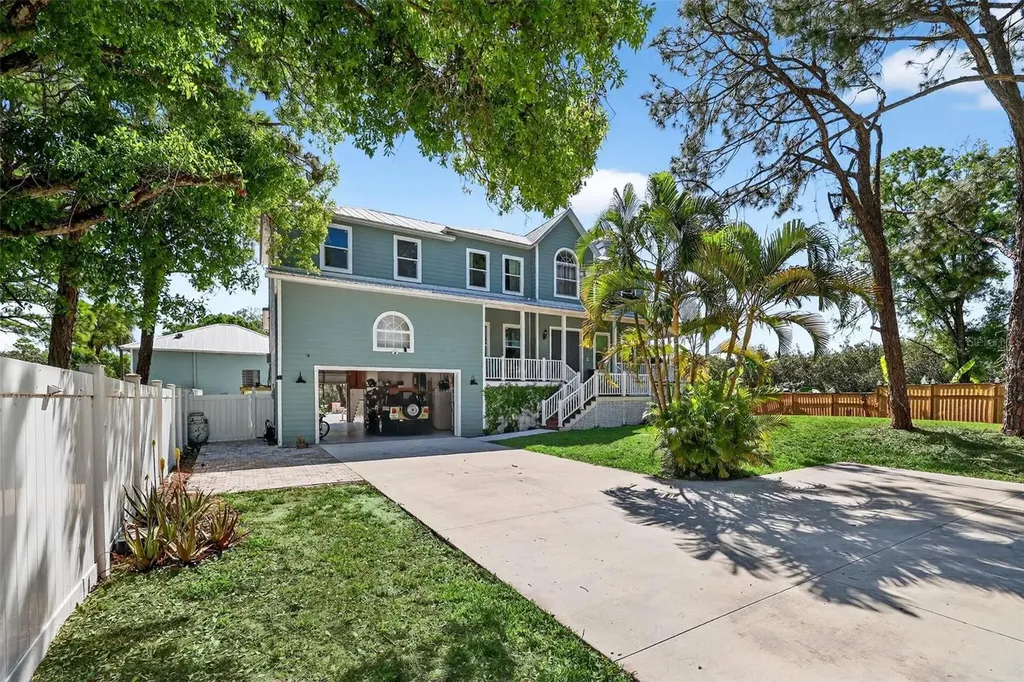 4433 Sweetwater Drive Tampa FL 33615
