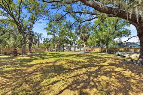 4433 Sweetwater Drive Tampa FL 33615